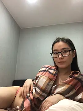 Snapshot of Milka23 chatting on 8, 2, 2025 Milka23 online show from 8, 2, 2025