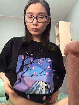 Snapshot of Milka23 chatting on 14, 2, 2025 Milka23 online show from 14, 2, 2025