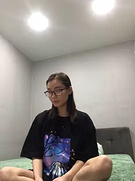 Snapshot of Milka23 chatting on 14, 2, 2025 Milka23 online show from 14, 2, 2025