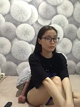 Snapshot of Milka23 chatting on 2, 3, 2025 Milka23 online show from 2, 3, 2025