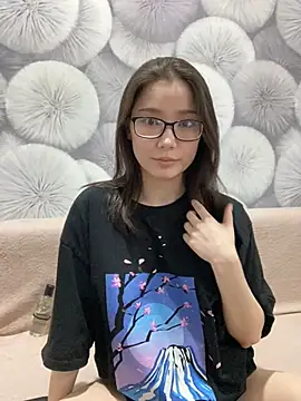 Snapshot of Milka23 chatting on 8, 3, 2025 Milka23 online show from 8, 3, 2025