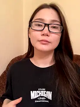 Snapshot of Milka23 chatting on 9, 10, 2025 Milka23 online show from 9, 10, 2025