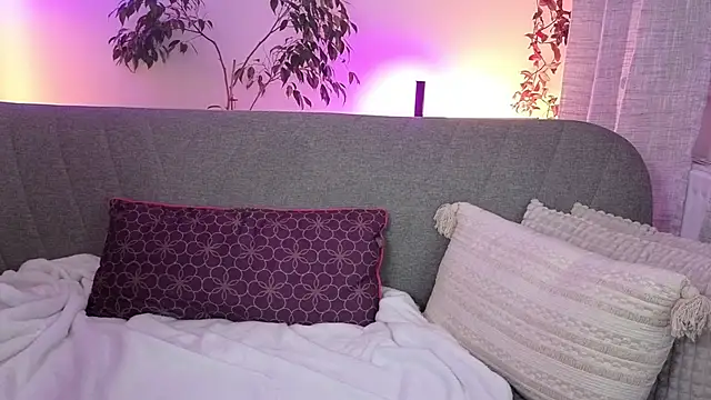 Snapshot of MeganWitch chatting on 2, 11, 2025 MeganWitch online show from 2, 11, 2025