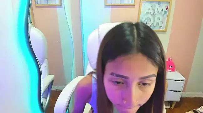 Snapshot of Dafnebela1 chatting on 12, 12, 2024 Dafnebela1 online show from 12, 12, 2024