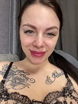 Lola Hale online show from 5, 2, 2026