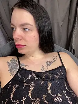 Lola Hale online show from 20, 3, 2026