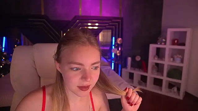 Snapshot of EmilySunshineS chatting on 1, 1, 2025 EmilySunshineS online show from 1, 1, 2025