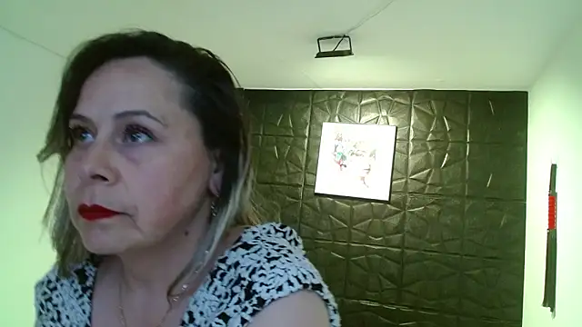 Snapshot of CINTHIA1609 chatting on 8, 9, 2025 CINTHIA1609 online show from 8, 9, 2025
