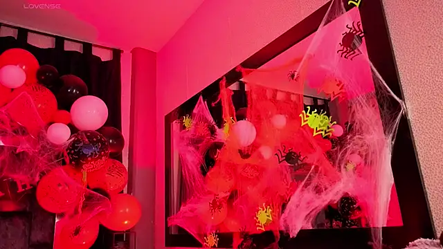 Snapshot of Mia_Oxford chatting on 20, 10, 2025 Mia Oxford online show from 20, 10, 2025