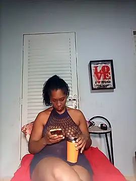 Snapshot of Luhma_hot chatting on 4, 12, 2024 Luhma hot online show from 4, 12, 2024