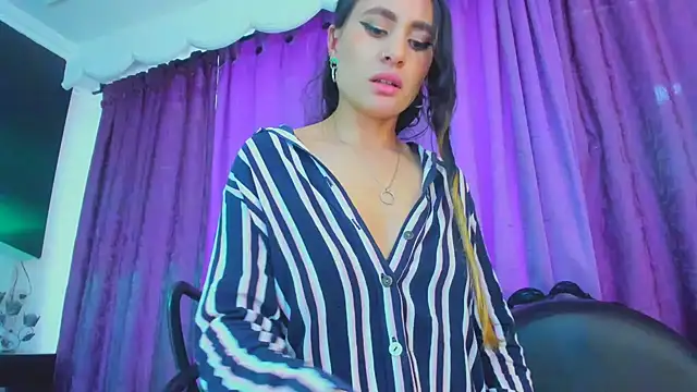 Coral Gibson online show from 8, 1, 2025