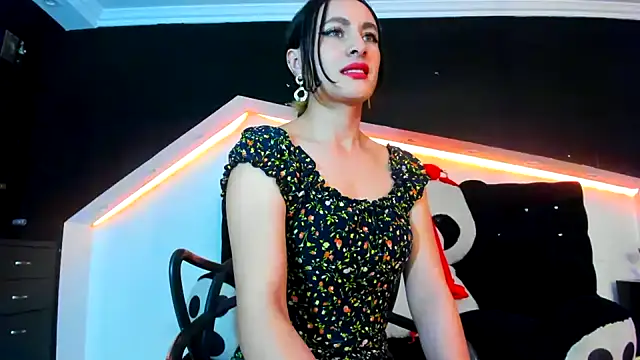 Coral Gibson online show from 22, 1, 2025