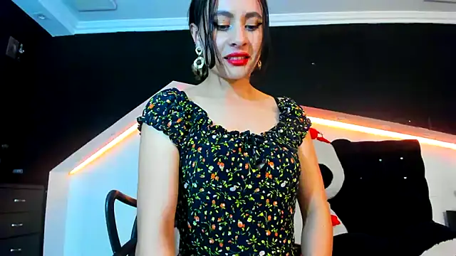 Coral Gibson online show from 22, 1, 2025