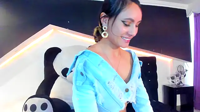 Coral Gibson online show from 24, 1, 2025