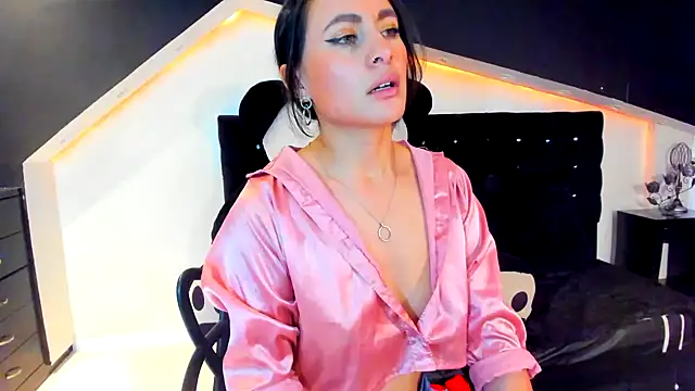 Coral Gibson online show from 28, 1, 2025