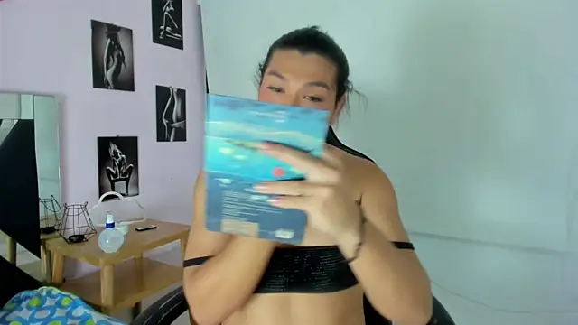 Snapshot of miavalentinaaa chatting on 12, 12, 2024 miavalentinaaa online show from 12, 12, 2024