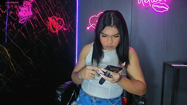 Snapshot of miavalentinaaa chatting on 20, 12, 2024 miavalentinaaa online show from 20, 12, 2024