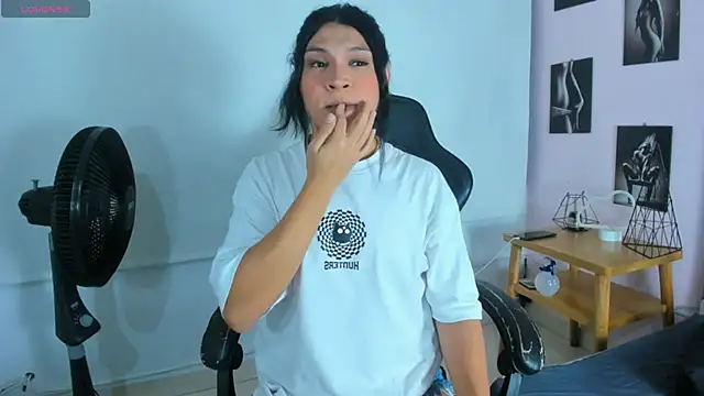 Snapshot of miavalentinaaa chatting on 10, 3, 2025 miavalentinaaa online show from 10, 3, 2025