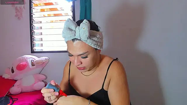 miavalentinaaa online show from 25, 11, 2025