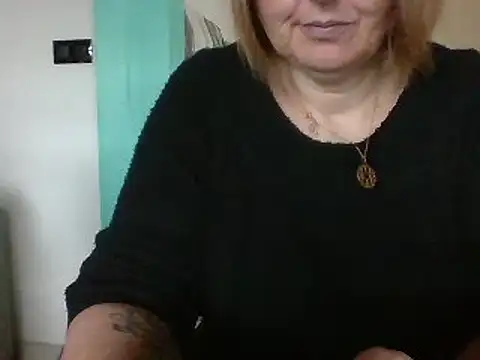Snapshot of Sandcoq chatting on 2, 12, 2024 Sandcoq online show from 2, 12, 2024