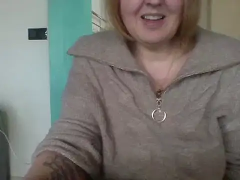 Snapshot of Sandcoq chatting on 5, 12, 2024 Sandcoq online show from 5, 12, 2024