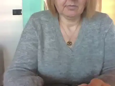 Snapshot of Sandcoq chatting on 11, 12, 2024 Sandcoq online show from 11, 12, 2024