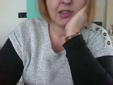 Snapshot of Sandcoq chatting on 8, 1, 2025 Sandcoq online show from 8, 1, 2025
