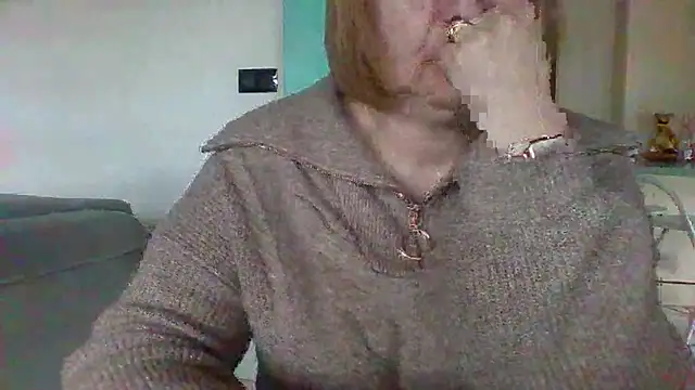 Snapshot of Sandcoq chatting on 11, 3, 2025 Sandcoq online show from 11, 3, 2025