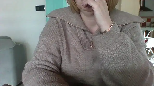 Snapshot of Sandcoq chatting on 11, 3, 2025 Sandcoq online show from 11, 3, 2025