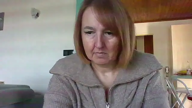 Snapshot of Sandcoq chatting on 4, 11, 2025 Sandcoq online show from 4, 11, 2025