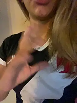 Snapshot of Carolinen chatting on 25, 3, 2026 Carolinen online show from 25, 3, 2026