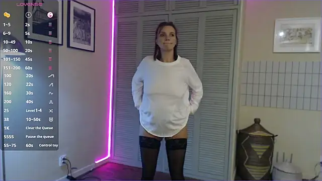 Snapshot of Charline_TheFoxTail chatting on 8, 12, 2024 Charline TheFoxTail online show from 8, 12, 2024
