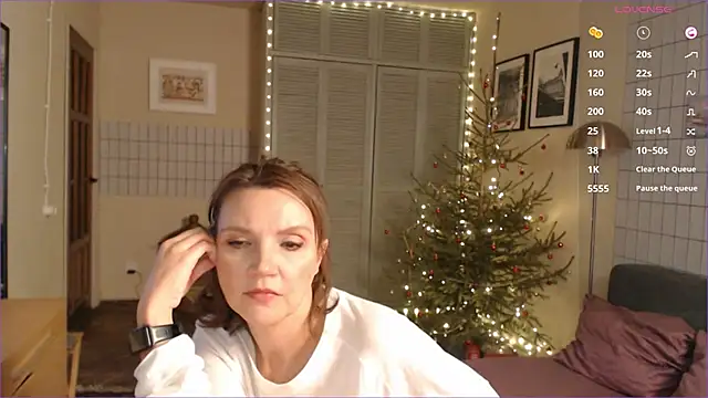 Snapshot of Charline_TheFoxTail chatting on 3, 1, 2025 Charline TheFoxTail online show from 3, 1, 2025