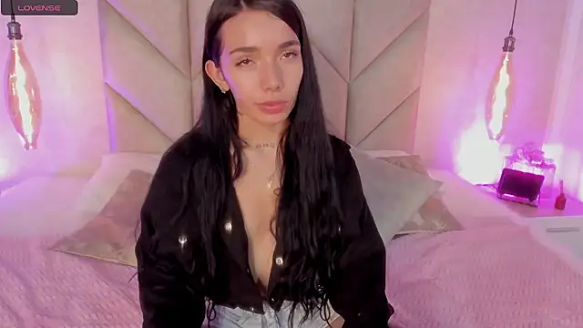 Mollymoon1 online show from 6, 1, 2025