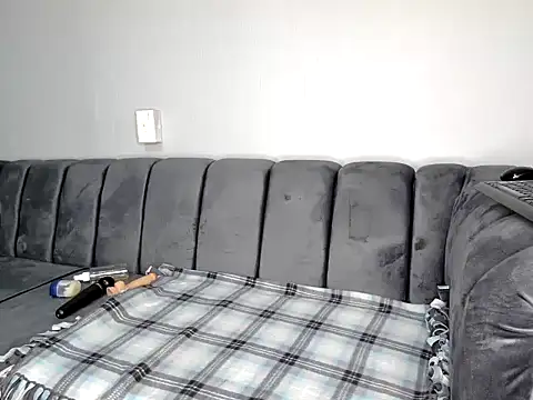 Snapshot of Pearl_00 chatting on 13, 10, 2025 Pearl 00 online show from 13, 10, 2025