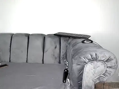 Snapshot of Pearl_00 chatting on 6, 11, 2025 Pearl 00 online show from 6, 11, 2025