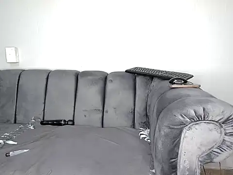 Snapshot of Pearl_00 chatting on 12, 11, 2025 Pearl 00 online show from 12, 11, 2025