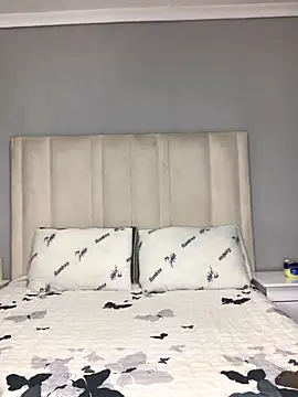 Pearl 00 online show from 25, 11, 2025