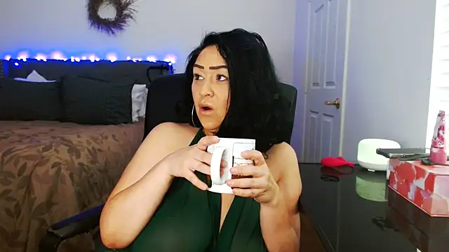 Snapshot of AlyssiaAmoreXO chatting on 25, 5, 2026 AlyssiaAmoreXO online show from 25, 5, 2026