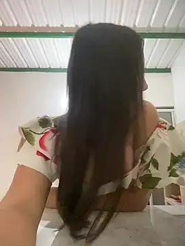 Snapshot of YuliiCamm chatting on 14, 12, 2024 YuliiCamm online show from 14, 12, 2024