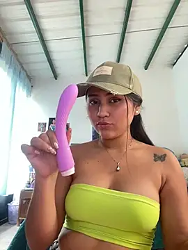 Snapshot of YuliiCamm chatting on 15, 3, 2025 YuliiCamm online show from 15, 3, 2025