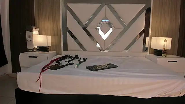 ValentinaThomas online show from 18, 10, 2025