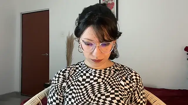 Snapshot of cataline_de_aragaon chatting on 9, 9, 2025 cataline de aragaon online show from 9, 9, 2025