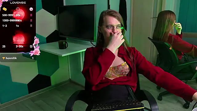 YukoFanee online show from 28, 11, 2025