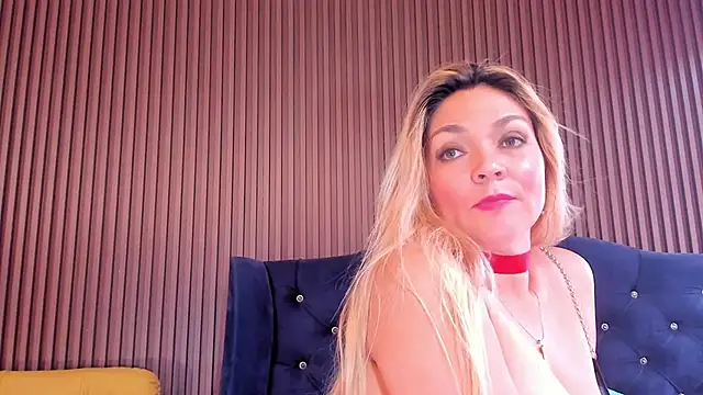 MalorySweet online show from 6, 1, 2025