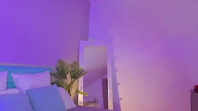 L1ittle kitty  online show from 4, 3, 2026