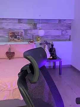 Alisha-Bond online show from 24, 12, 2024