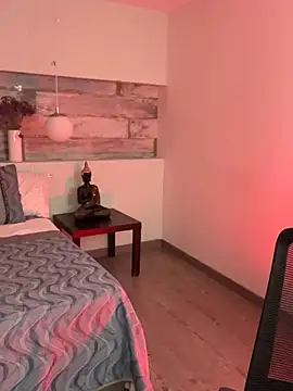 Alisha-Bond online show from 16, 1, 2025