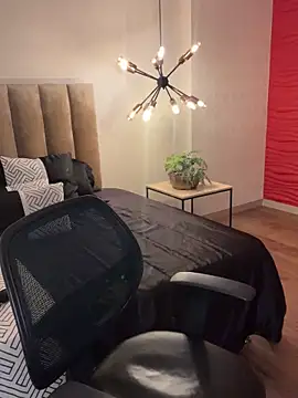 Alisha-Bond online show from 8, 3, 2025