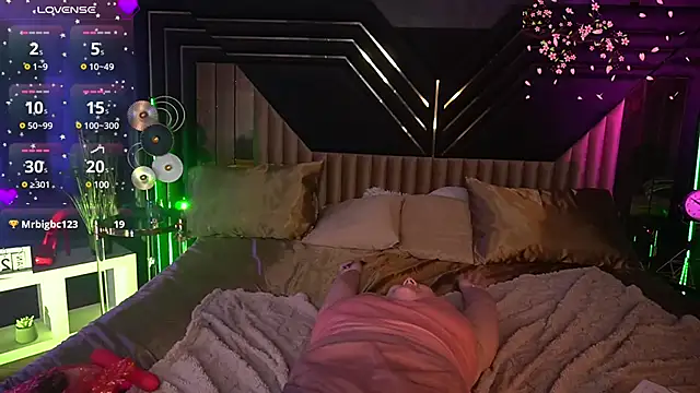 KaylaJanee online show from 23, 1, 2025